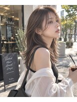 シヨン(ciyon.)&nbsp;韓国風ミディアムレイヤー/顔まわりカット/くびれヘア/透明感