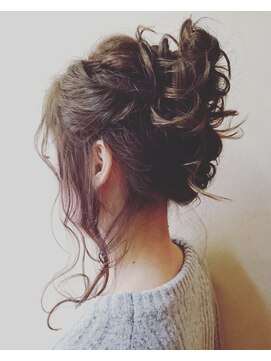 ヘアメイク イズム(HAIR MAKE ism) おだんごアレンジ