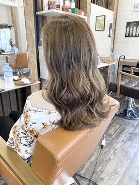 リリー シブヤ(Lilly shibuya) 【Lilly渋谷】#ベージュ #ロブ #ミルクティー