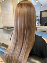 ワンズ(One’s)&nbsp;ツヤ髪ストレート×ミルクティーベージュ