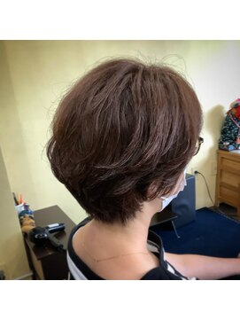 ワラティク(WARATI C) ショートヘアに軽いパーマ