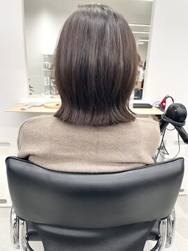 グラフ 蔵前(GRAFF) 切りっぱなしボブ白髪ぼかしハイライト