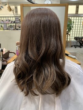 エル 横浜(eL) 艶髪グレージュカラー
