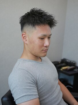 スラッシュ(SLASH) ツイストパーマ/短髪/スキンフェード/メンズパーマ/姫路