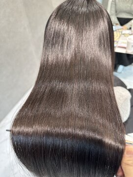 ルミス 銀座(Lumis) ストレートスタイル/艶髪/髪質改善/縮毛矯正/銀座