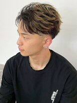 ラギッド 大野城店(RUGGED)&nbsp;センターパート 毛流れパーマ ハイライト ブリーチ フェード