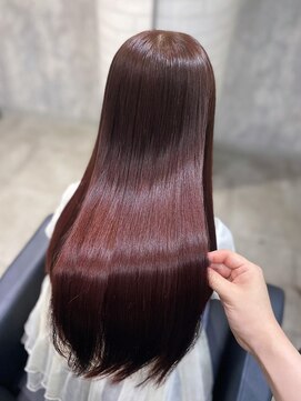 ジーナ 博多(Zina) 【 shiori 】深みのあるレッドで大人な色気♪