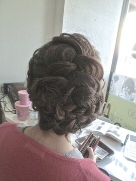 ヘアセットサロンエッジ(Edge) ジャンボ編込みシニヨン