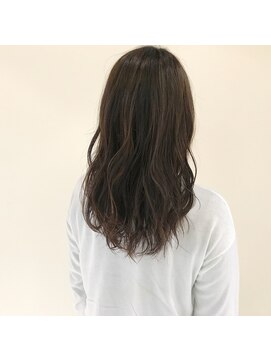 デフィー(DEFY) たっぷりハイライトのミディアムスタイル