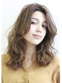 斜めバングふわくしゅカールショート