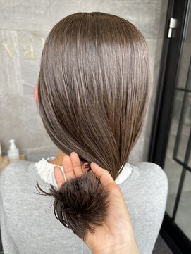 メゾン アヴァロ(Maison Avallo) #透明感マットアッシュ　#大人ミディアム