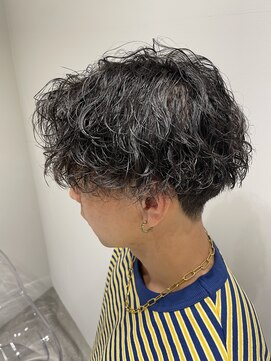 イリ(iLi) 【iLi ×HIRAI】メンズパーマ《立川美容室】