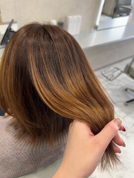 キング(K!ng) 縮毛矯正髪質改善ハイライトレイヤーカット楠葉美容室エクステ