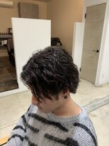 メルク(merc)&nbsp;ダークアッシュ/アッシュブラック/カルマパーマ/ベリーショート