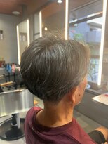 ニマルニーニー バイ ヤスオカ(2022 BY YASUOKA)&nbsp;５０代　メンズ　ニュアンスパーマ