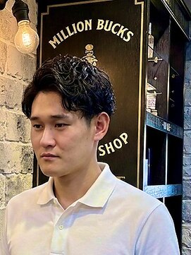 ミリオンバックス 上野(Million Bucks) クラシックな空間に映える、大人の洗練ショートウェーブスタイル