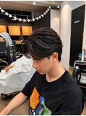 毛流れと束感でつくるフェザーパーマ