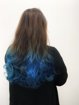 ソイルアヴェダ(Soil AVEDA) グラデーション×アイスブルー【沼津/沼津駅】