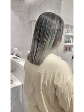 アース 札幌駅前店(HAIR&MAKE EARTH) シルバーカラーバレイヤージュ