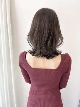 ネオリーブ チロル 横浜西口店(Neolive CiroL.) くびれミディ　アッシュベージュ くびれヘア