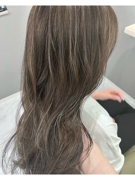 クアンク(Qunq) グレージュカラー