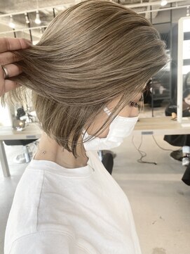 リア 近鉄八尾店(Lia) ホワイトベージュ