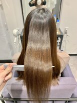 アルコイリスバイドールヘアー(ARCOIRIS by Dollhair)&nbsp;プラチナグレージュ波巻きパールベージュたまねぎヘアボブウルフ