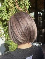 ピークスヘア(peaks hair) 切りっぱなしボブ ブリーチ2回 ホワイトグレージュ ハイトーン
