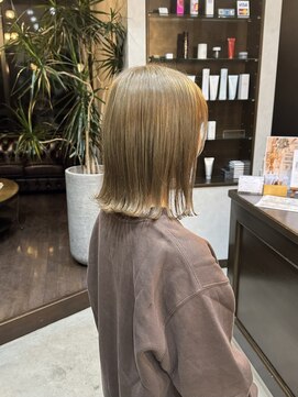 アールトゥーヘアー(art To Hair) ベージュカラー/外ハネボブ/透明感/ブリーチあり