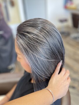 フリーク 石岡店(FREAK) コントラストハイライト【ブラック×シルバー】