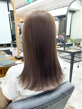 ファブ 銀座(fav) アッシュカラー・外ハネワンレン