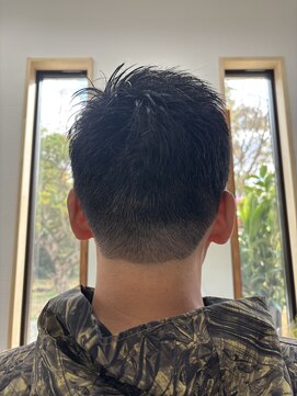 エン(enn) 刈り上げショート