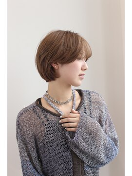 エクリフルール(equri fleur) 【目黒】20代30代40代 柔かベージュカラーレイヤーショート