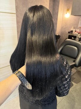 エルバイラビス 大宮(elu by lovis) 《高橋亜美》ブルーブラック/艶カラー/大宮