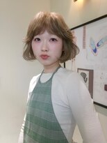 ウィットサークル(wit circle)&nbsp;ベージュ　ボブ　ブリーチカラー