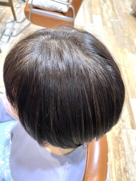 ネオリーブエム(Neolive em;) ナチュラル白髪ボカシハイライト☆