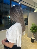 メリー オオサカ(Merly Osaka)&nbsp;なめらかで上品なバレイヤージュ_white olive greige_