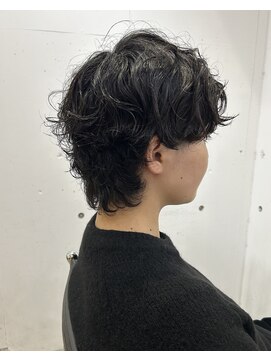 カウチ(kauti) 黒髪ウルフパーマ