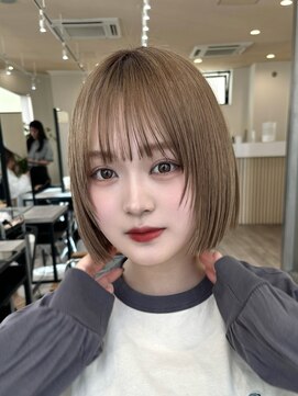 アンバー 池袋(amber) パツっとミニボブにちょこっとレイヤー