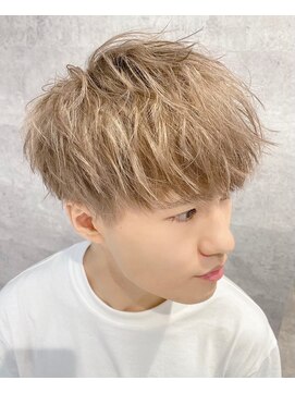 バックス メンズヘアー(BUCKS men's hair) ショートマッシュ/ブリーチ/ダブルカラー/ミルクティー
