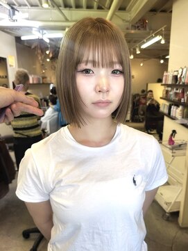 ヒカリス ヘアー 相川店(HIKARIS hair) ハイトーンベージュ/ぱつっとボブ//顔周りレイヤー/レイヤーボブ