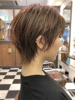 ディルト 代々木上原(DILT)&nbsp;ボブウルフハッシュカットショートウルフボブ小顔カット