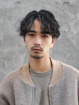 バイフィフス 原宿/表参道(by fifth) センターパートシャドウパーマスパイラルパーマ大人メンズヘア