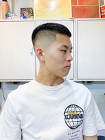 メリケンバーバーショップ フクオカ(MERICAN BARBERSHOP FUK)&nbsp;フェザーパーマサーフカール刈り上げセンターパート