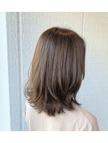 サロン(SALON)&nbsp;クリーミーブラウンの外ハネレイヤーミディアム