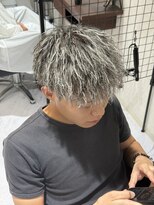 クール 大和八木駅前店(Coeur)&nbsp;奈良/橿原/大和八木/シルバーメッシュツイストパーマ
