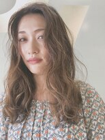 ピエドプールポッシュ(PiED DE POULE POCHE)&nbsp;重さを感じさせないロングウェーブヘアー