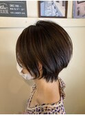 大人女性の丸みショートスタイル