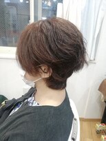 今日は美容院&nbsp;くせ毛を活かしてショートヘアに☆