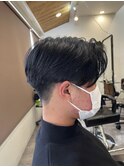 前下がりセンターパート刈り上げ
